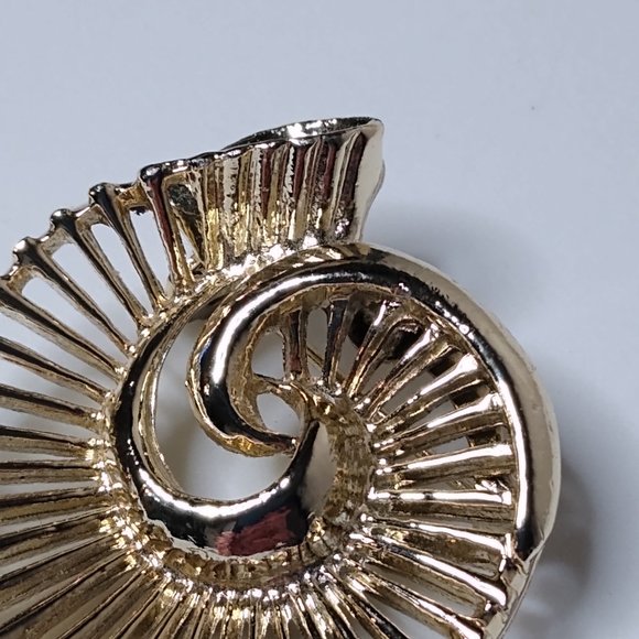 Vintage Metal Nautilus Shell Brooch - Picture 8 of 14